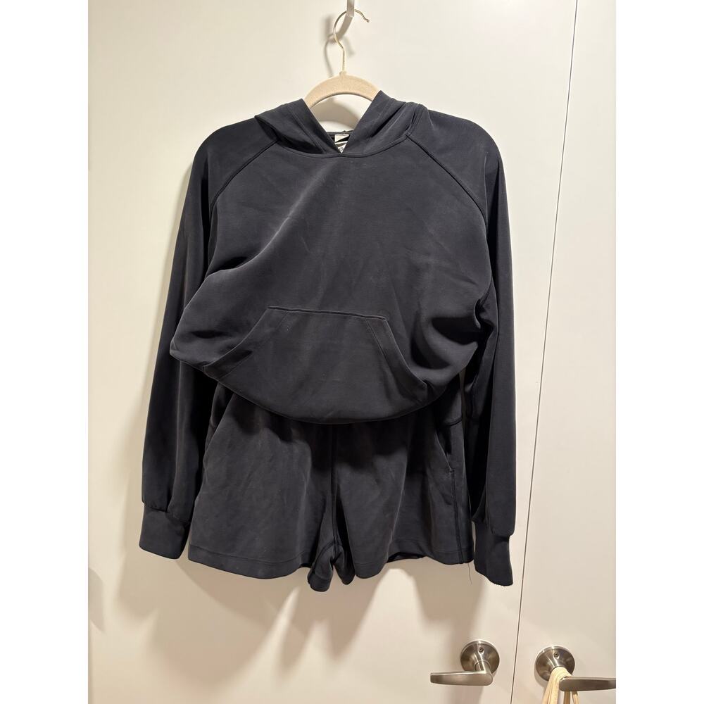 Lululemon Softstreme hoodie and shorts 6￼